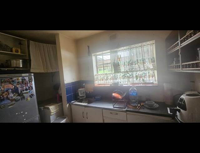 3 BEDROOM APARTMENT FOR SALE IN BEZUIDENHOUT VALLEY